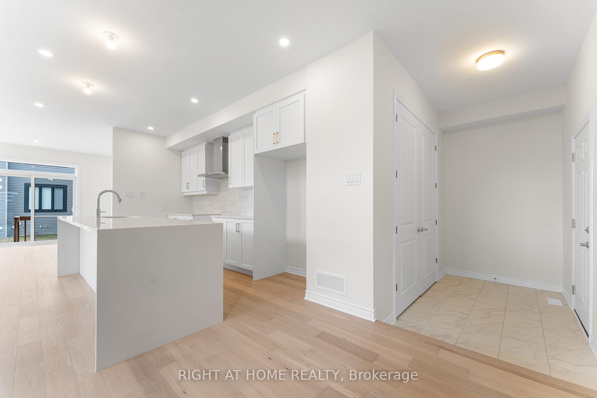 Photo 18 of 118 Lumen Place, Ottawa, Chapel Hill South - Orleans Village — HOMEH