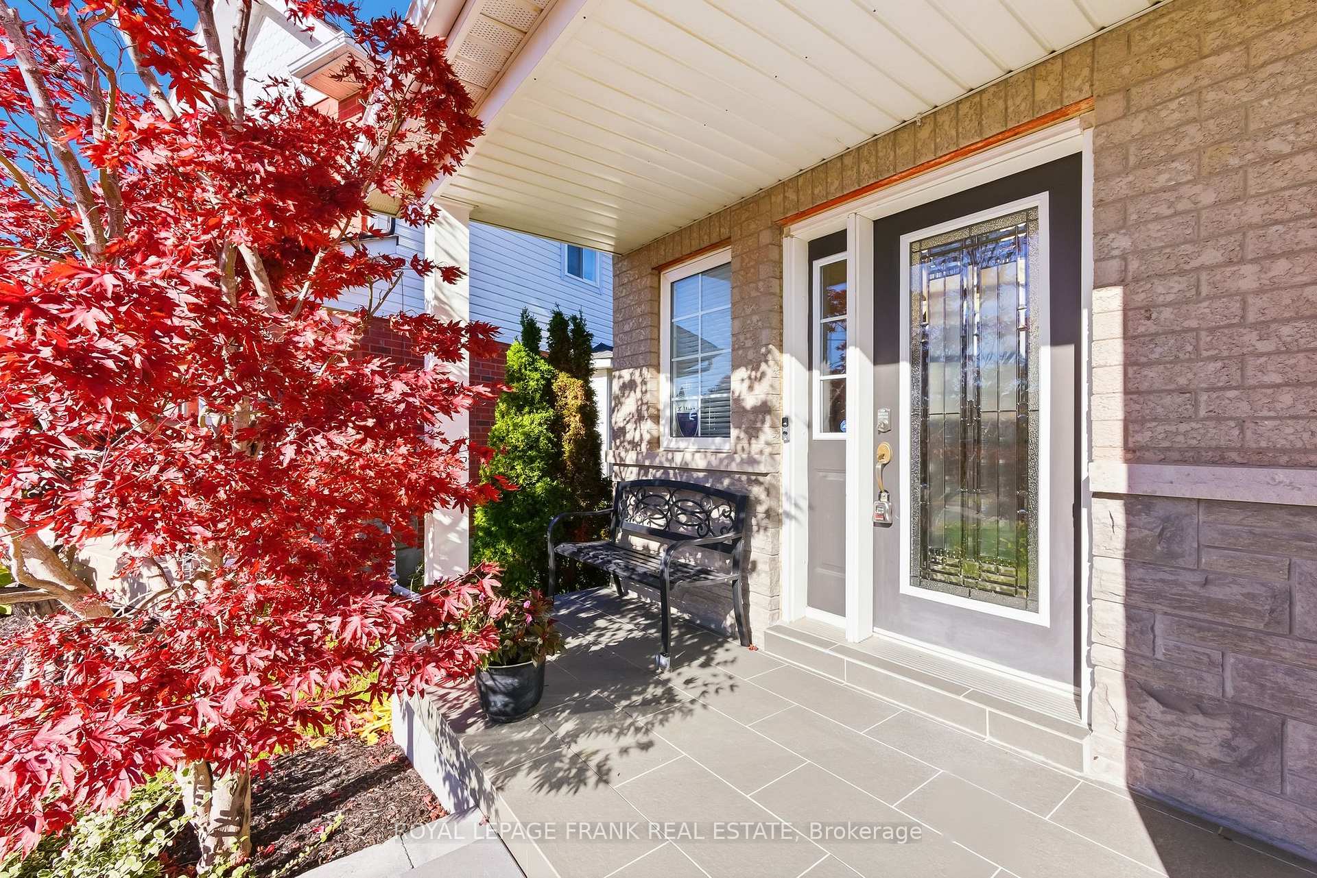 Photo 5 of 540 Woodmount Crescent, Oshawa, Samac — HOMEH