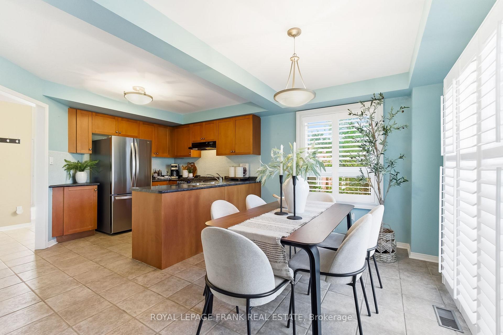 Photo 11 of 540 Woodmount Crescent, Oshawa, Samac — HOMEH