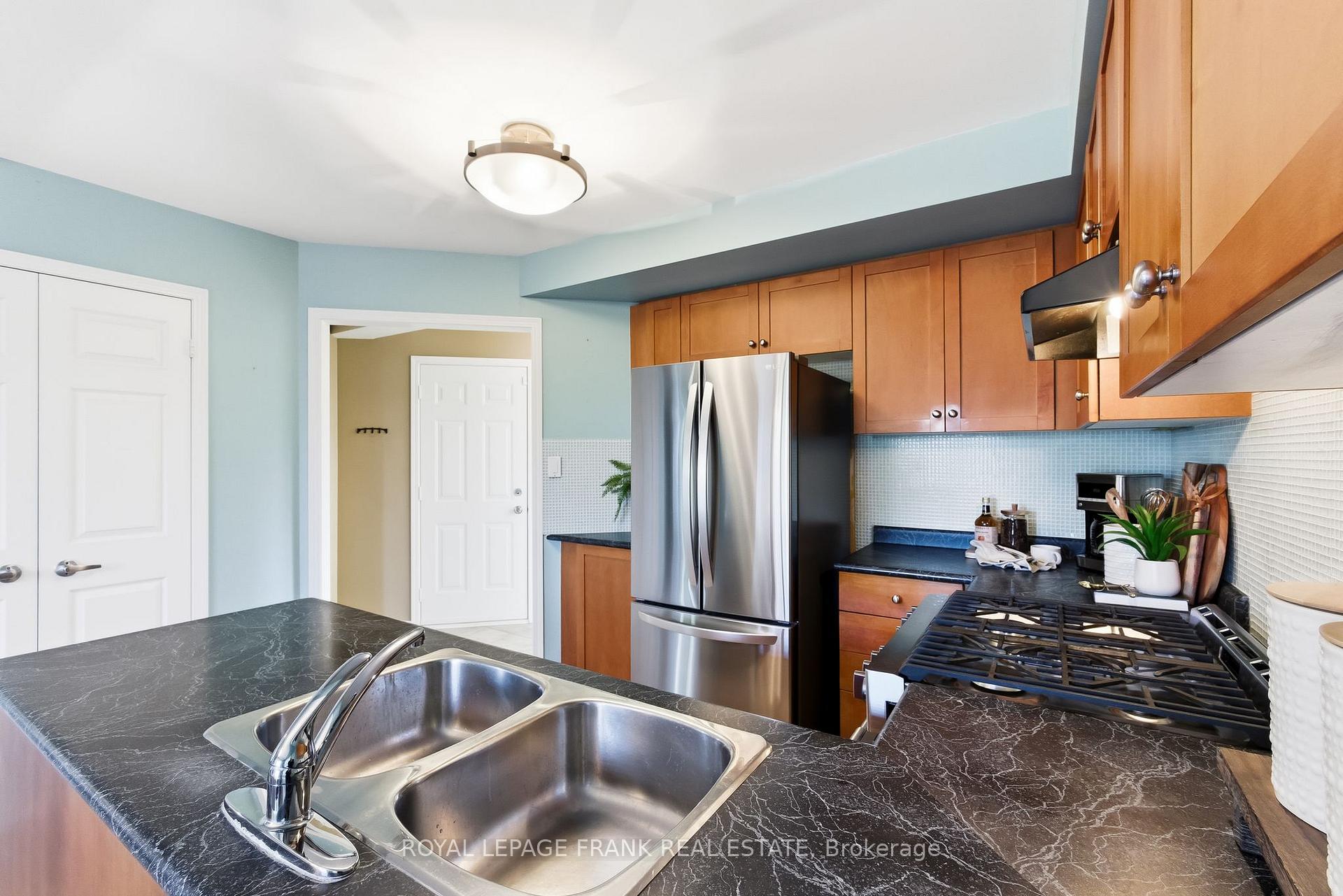 Photo 13 of 540 Woodmount Crescent, Oshawa, Samac — HOMEH
