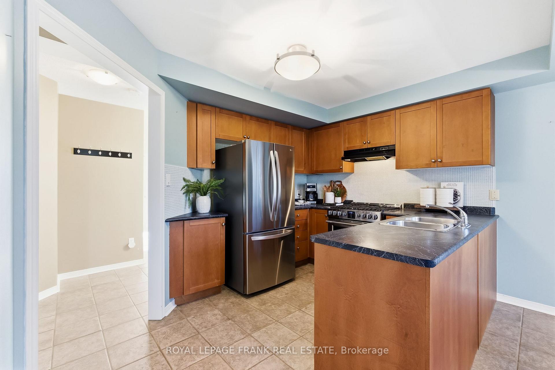 Photo 14 of 540 Woodmount Crescent, Oshawa, Samac — HOMEH