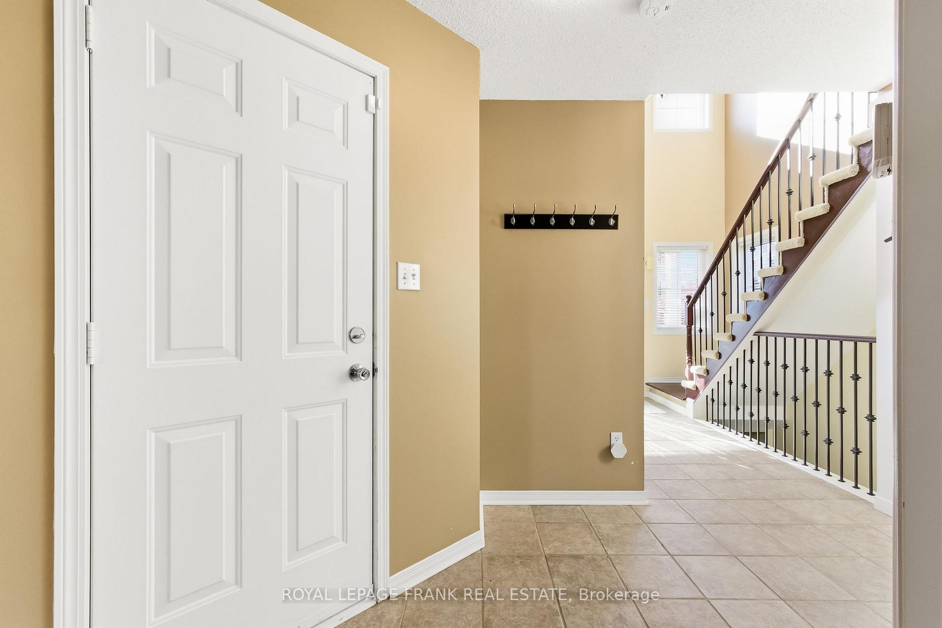 Photo 16 of 540 Woodmount Crescent, Oshawa, Samac — HOMEH