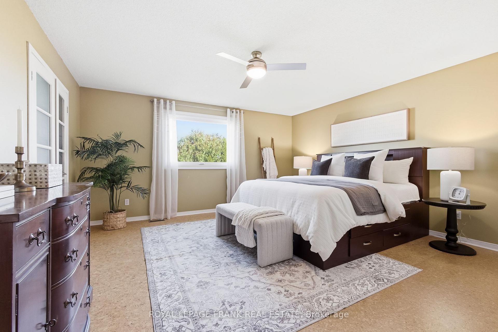 Photo 20 of 540 Woodmount Crescent, Oshawa, Samac — HOMEH