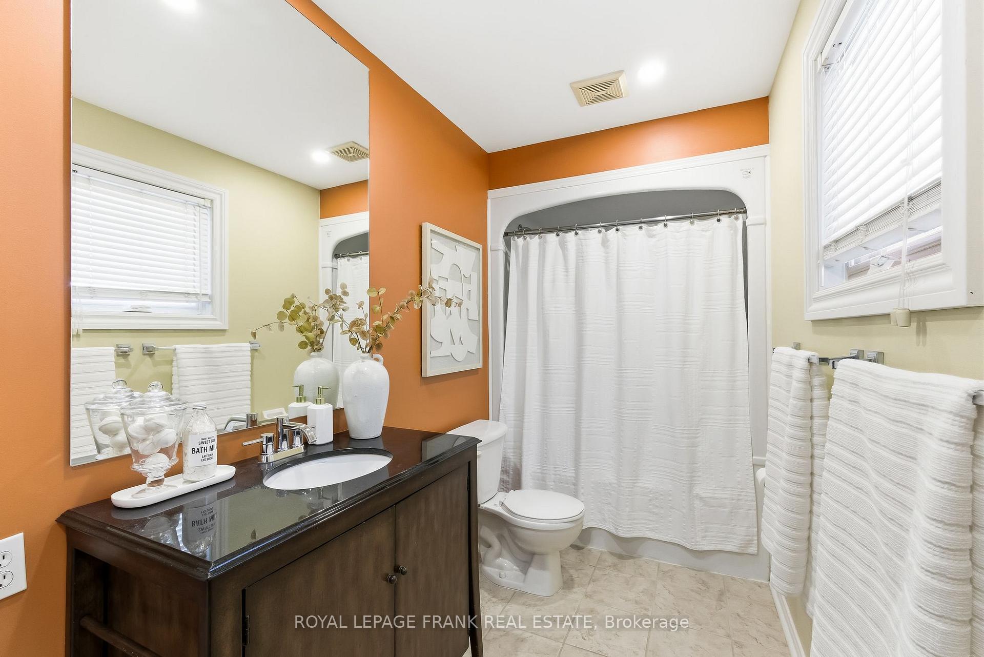 Photo 24 of 540 Woodmount Crescent, Oshawa, Samac — HOMEH
