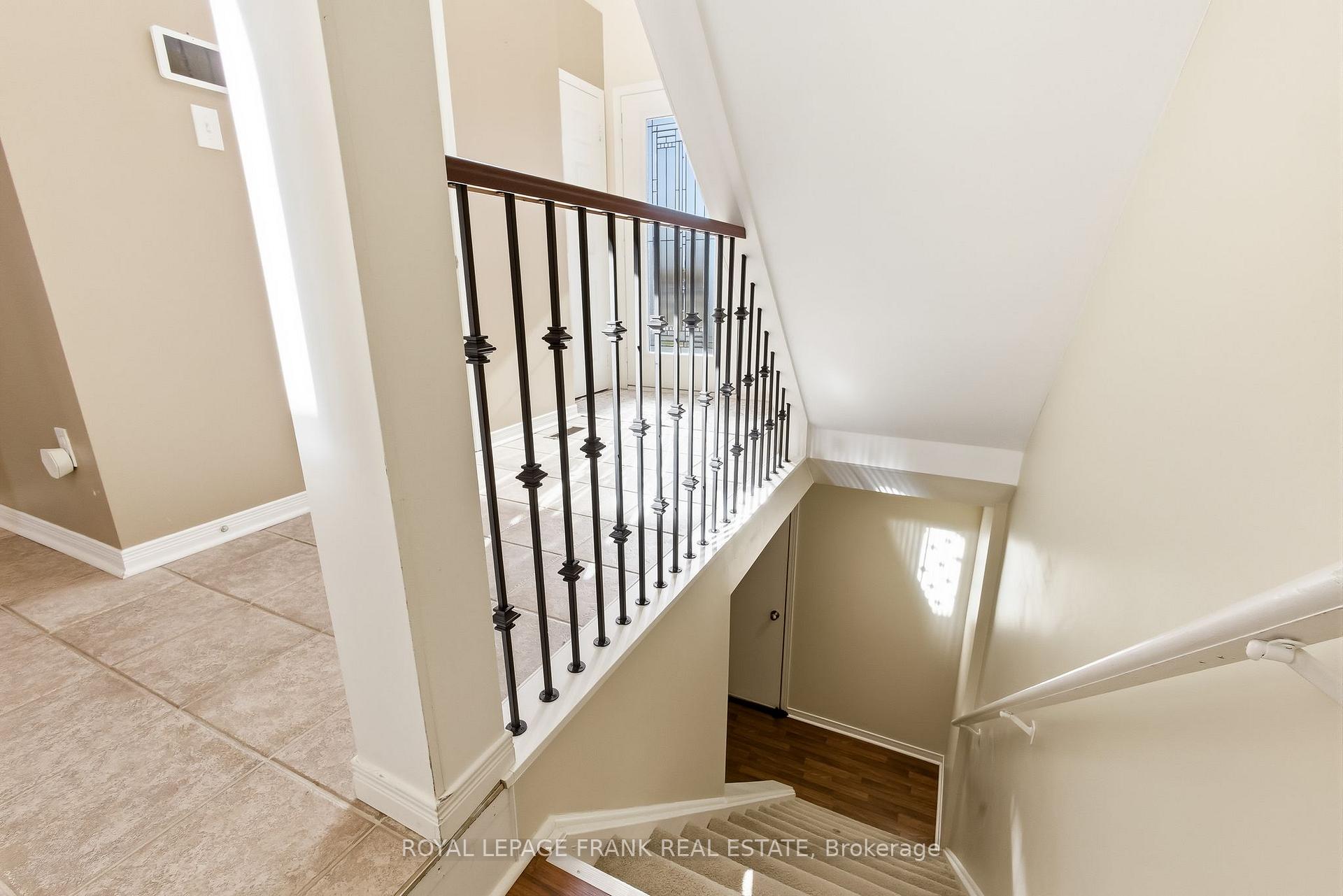 Photo 30 of 540 Woodmount Crescent, Oshawa, Samac — HOMEH