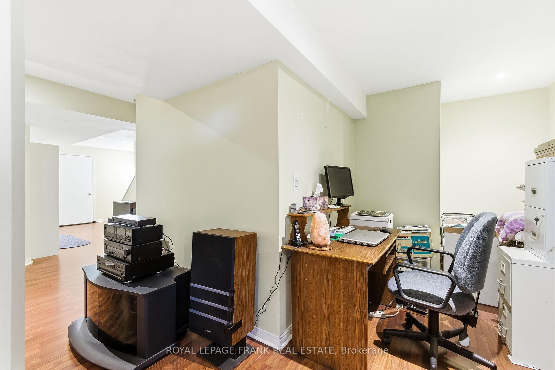 Photo 35 of 540 Woodmount Crescent, Oshawa, Samac — HOMEH