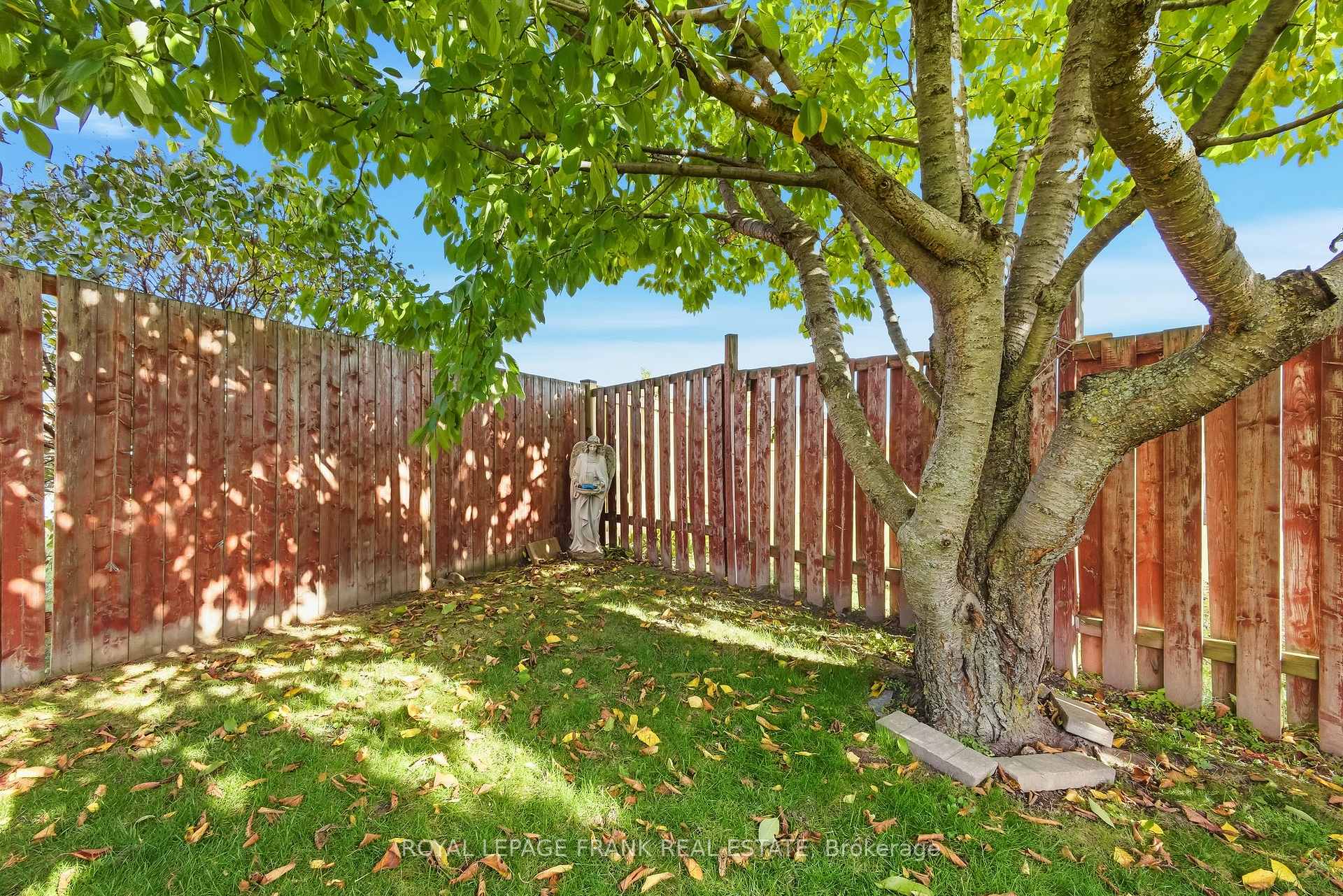 Photo 41 of 540 Woodmount Crescent, Oshawa, Samac — HOMEH