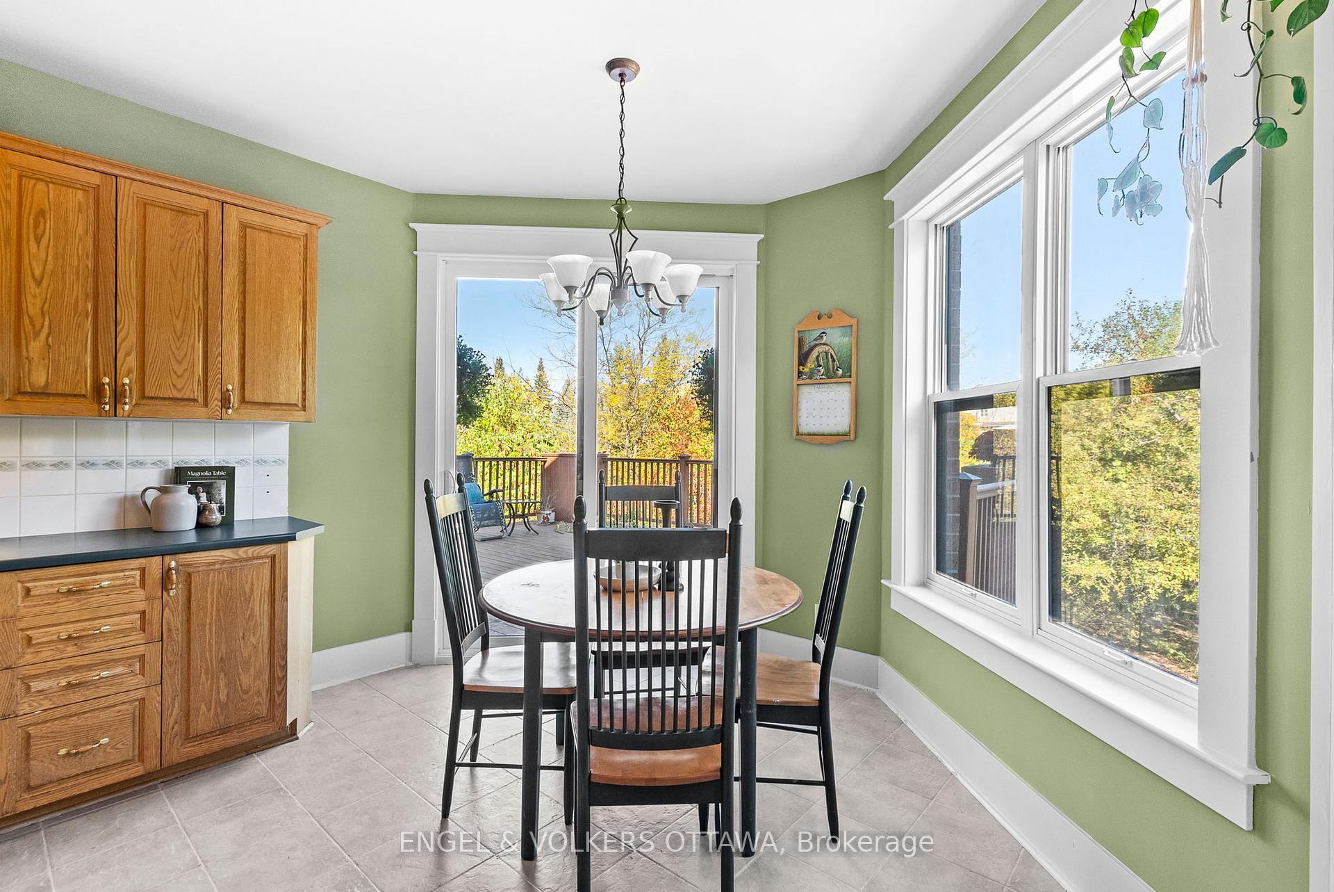 Photo 14 of 2139 Blue Willow Crescent, Ottawa, Chapel Hill South - Orleans Village — HOMEH