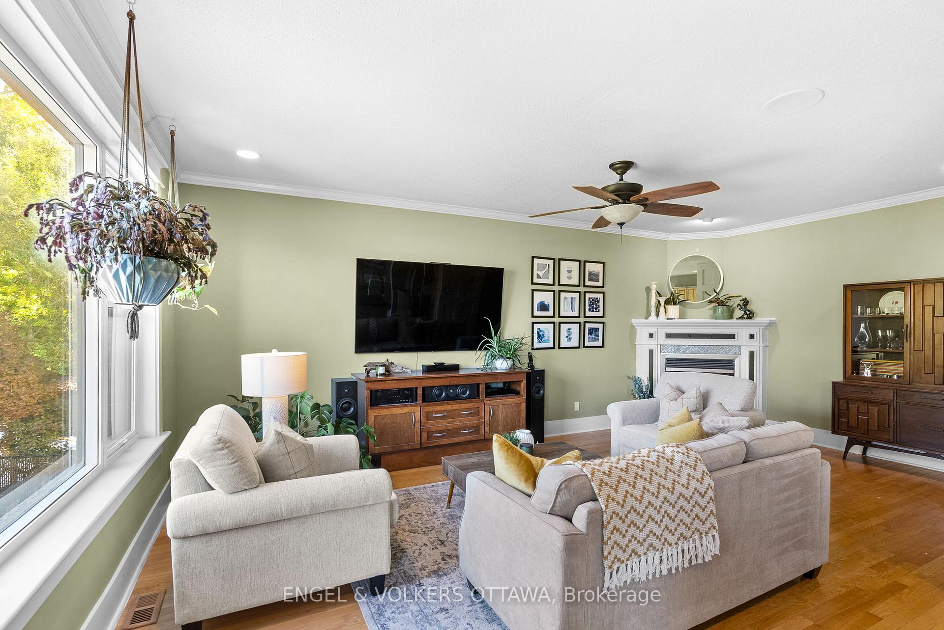 Photo 15 of 2139 Blue Willow Crescent, Ottawa, Chapel Hill South - Orleans Village — HOMEH