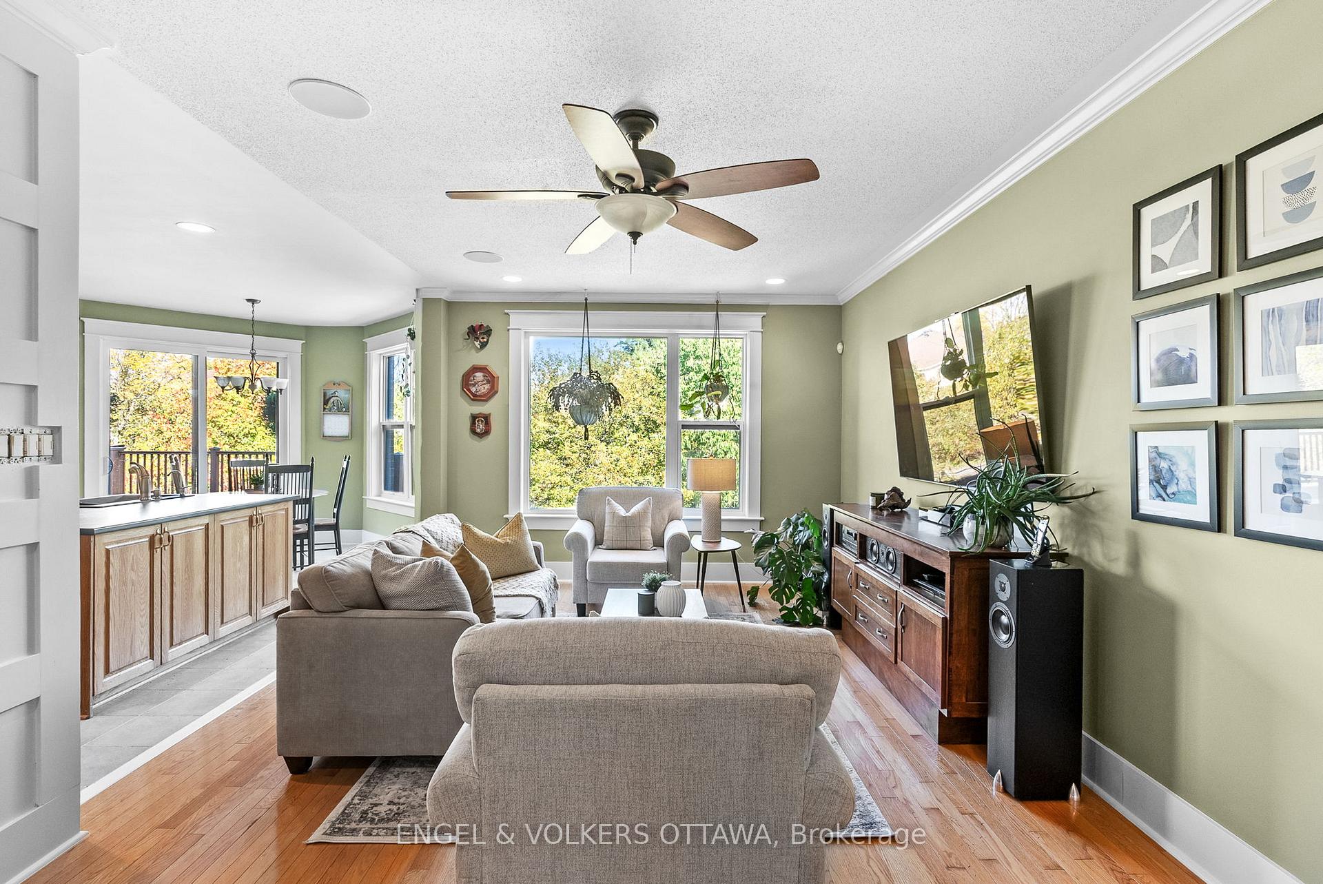 Photo 17 of 2139 Blue Willow Crescent, Ottawa, Chapel Hill South - Orleans Village — HOMEH