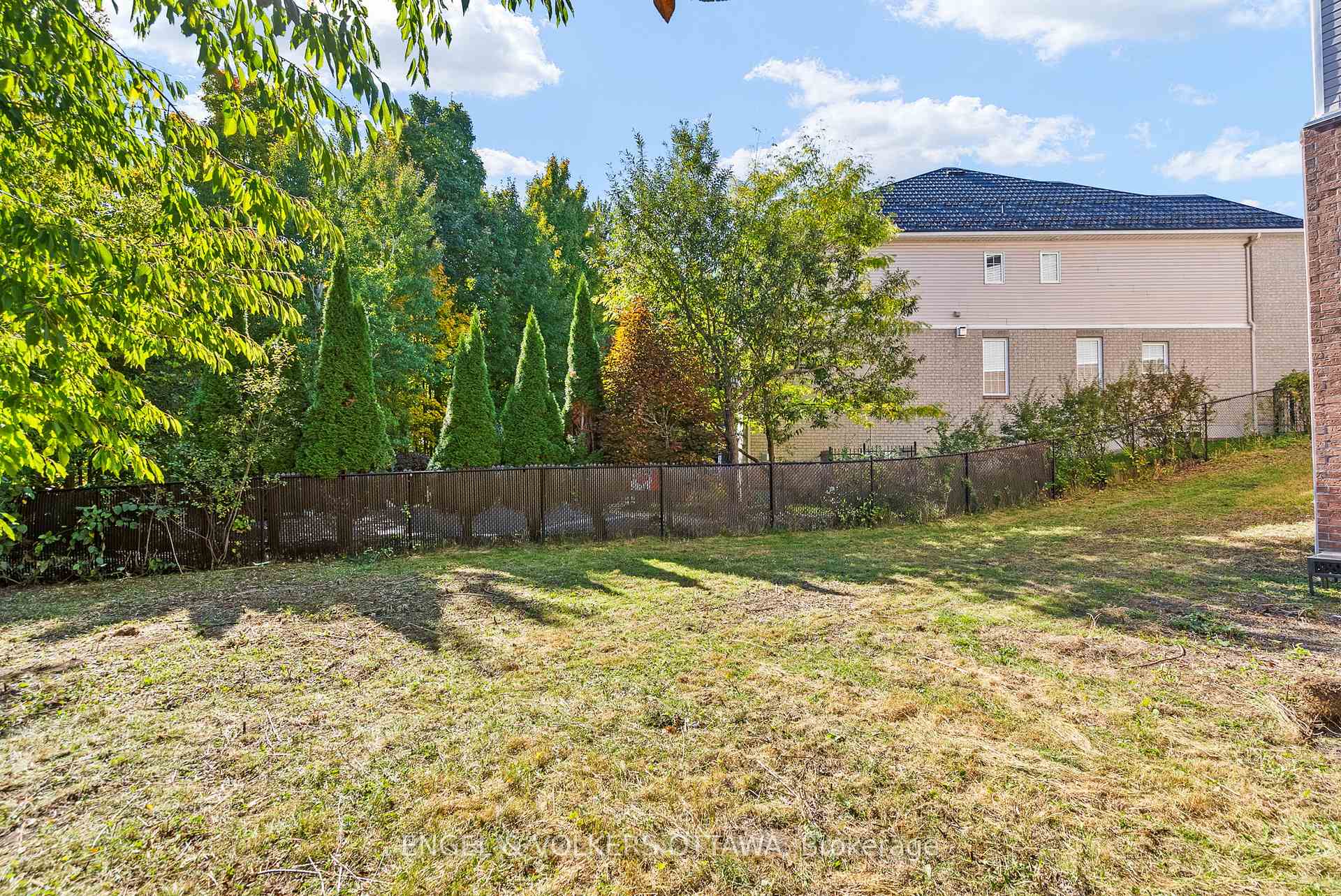 Photo 34 of 2139 Blue Willow Crescent, Ottawa, Chapel Hill South - Orleans Village — HOMEH