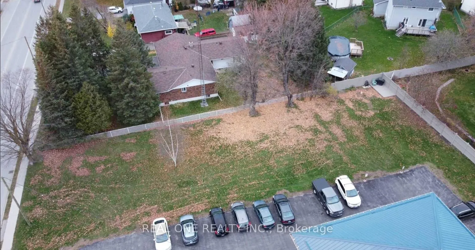 Photo 3 of 25 Yonge Street N, Springwater, Elmvale — HOMEH