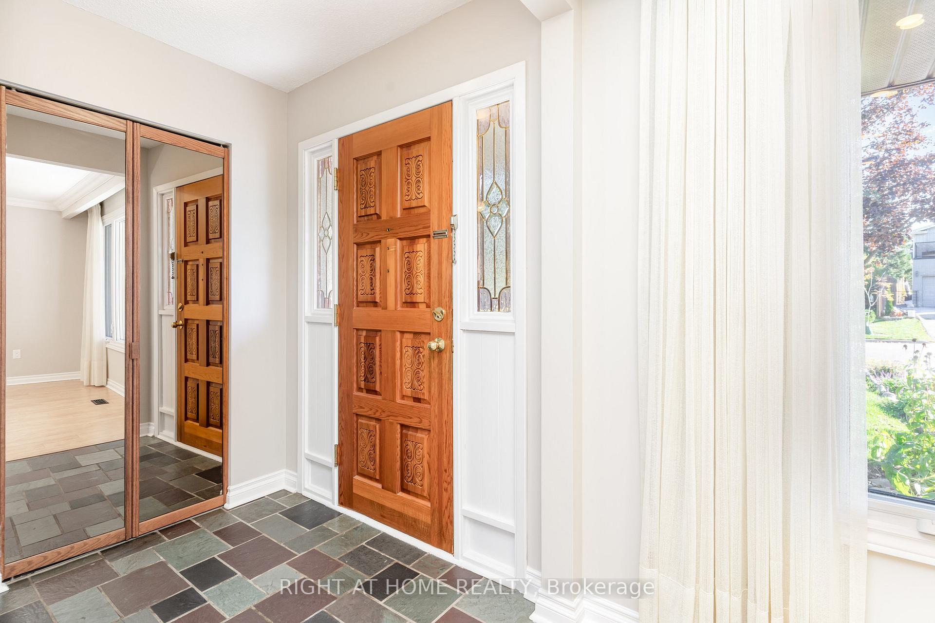 Photo 3 of 420 Safari Drive, Oshawa, Eastdale — HOMEH