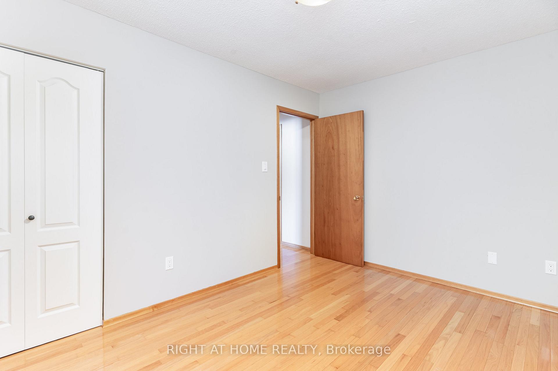 Photo 14 of 420 Safari Drive, Oshawa, Eastdale — HOMEH