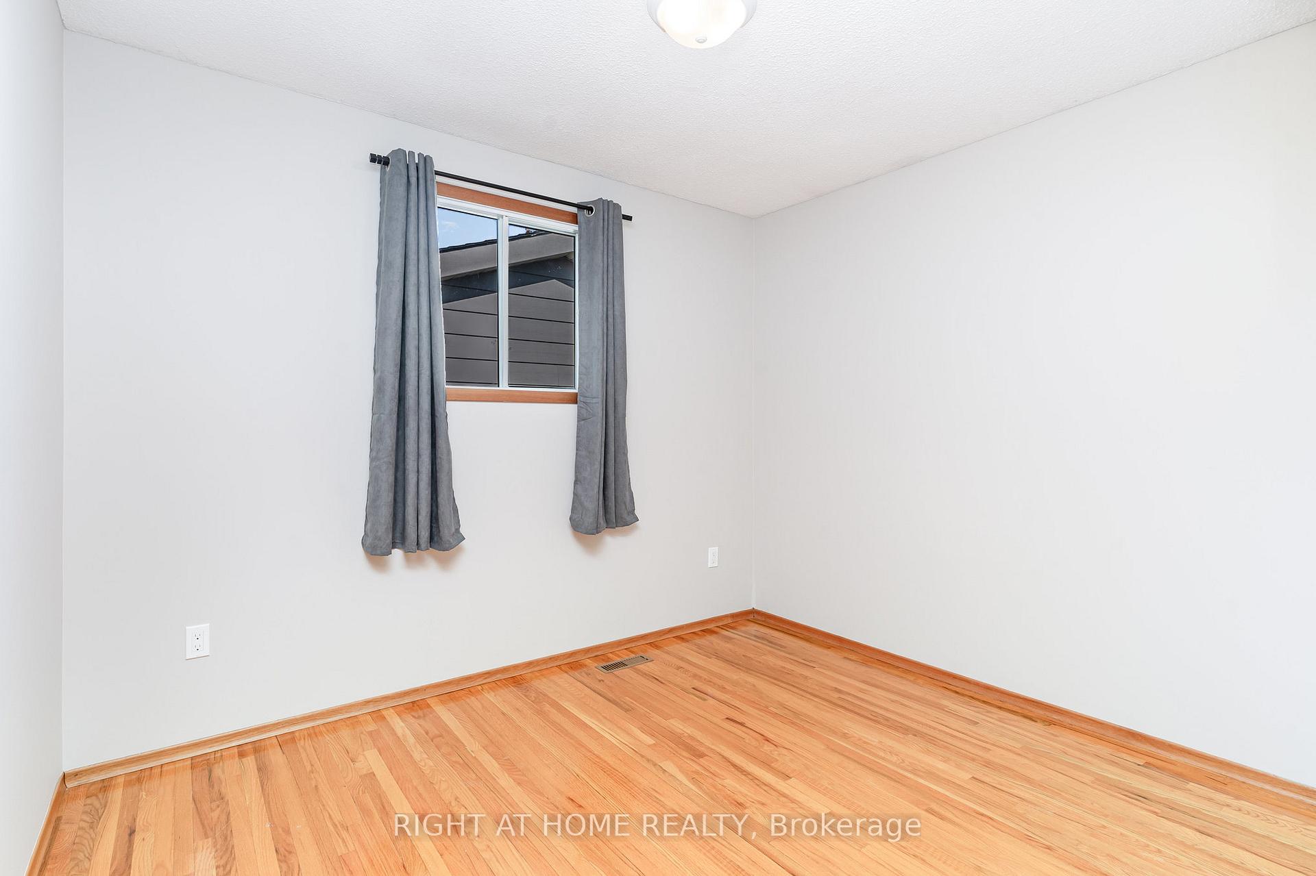 Photo 15 of 420 Safari Drive, Oshawa, Eastdale — HOMEH