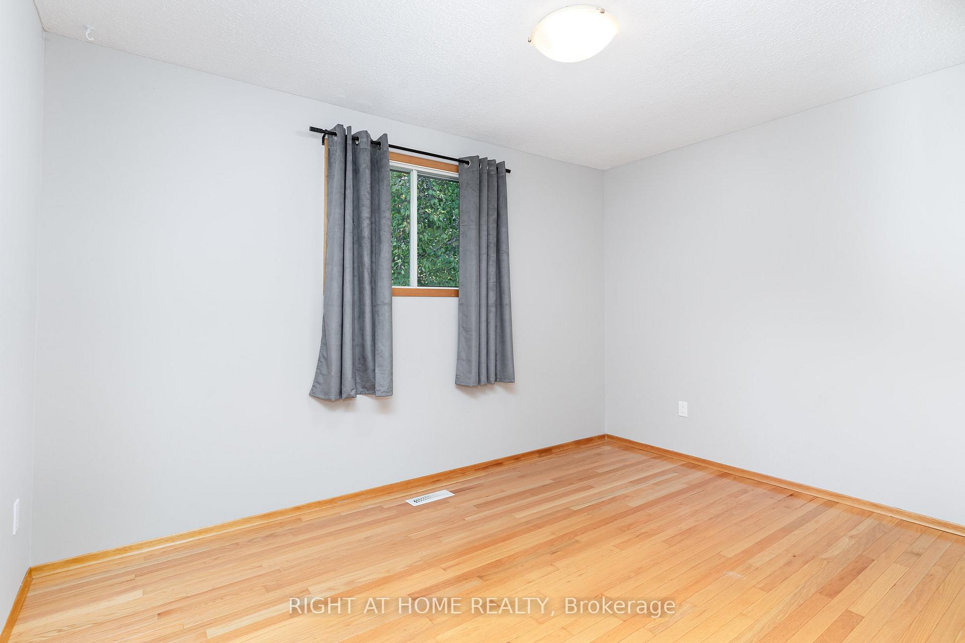 Photo 21 of 420 Safari Drive, Oshawa, Eastdale — HOMEH
