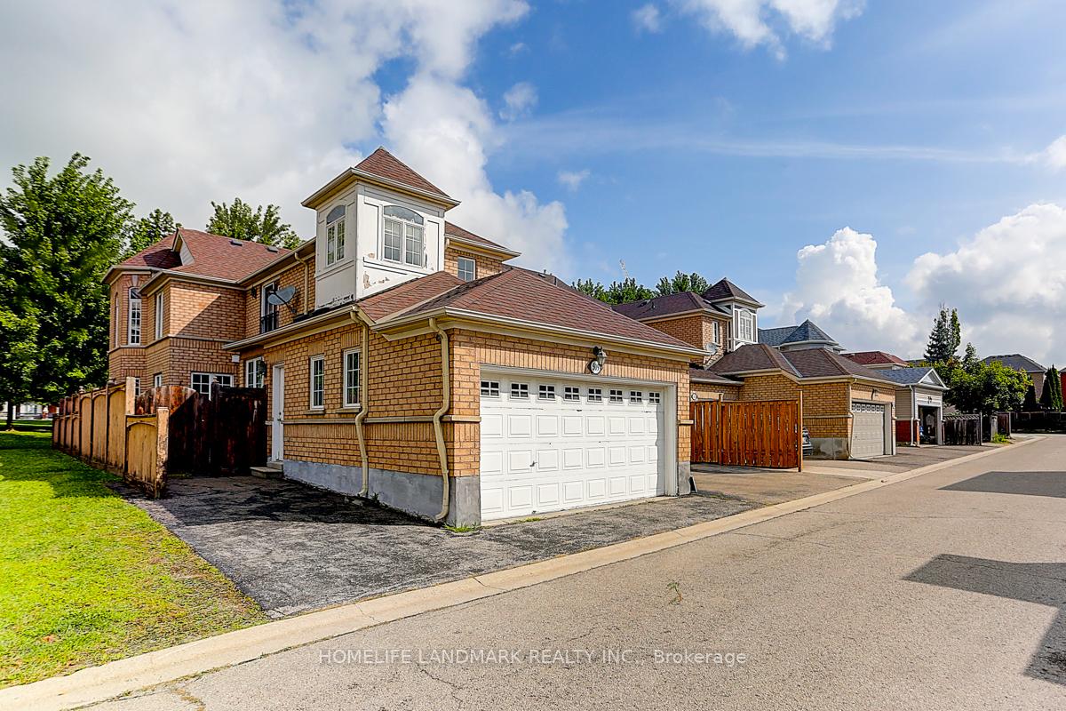 Photo 2 of 509 Bur Oak Avenue, Markham, Berczy — HOMEH