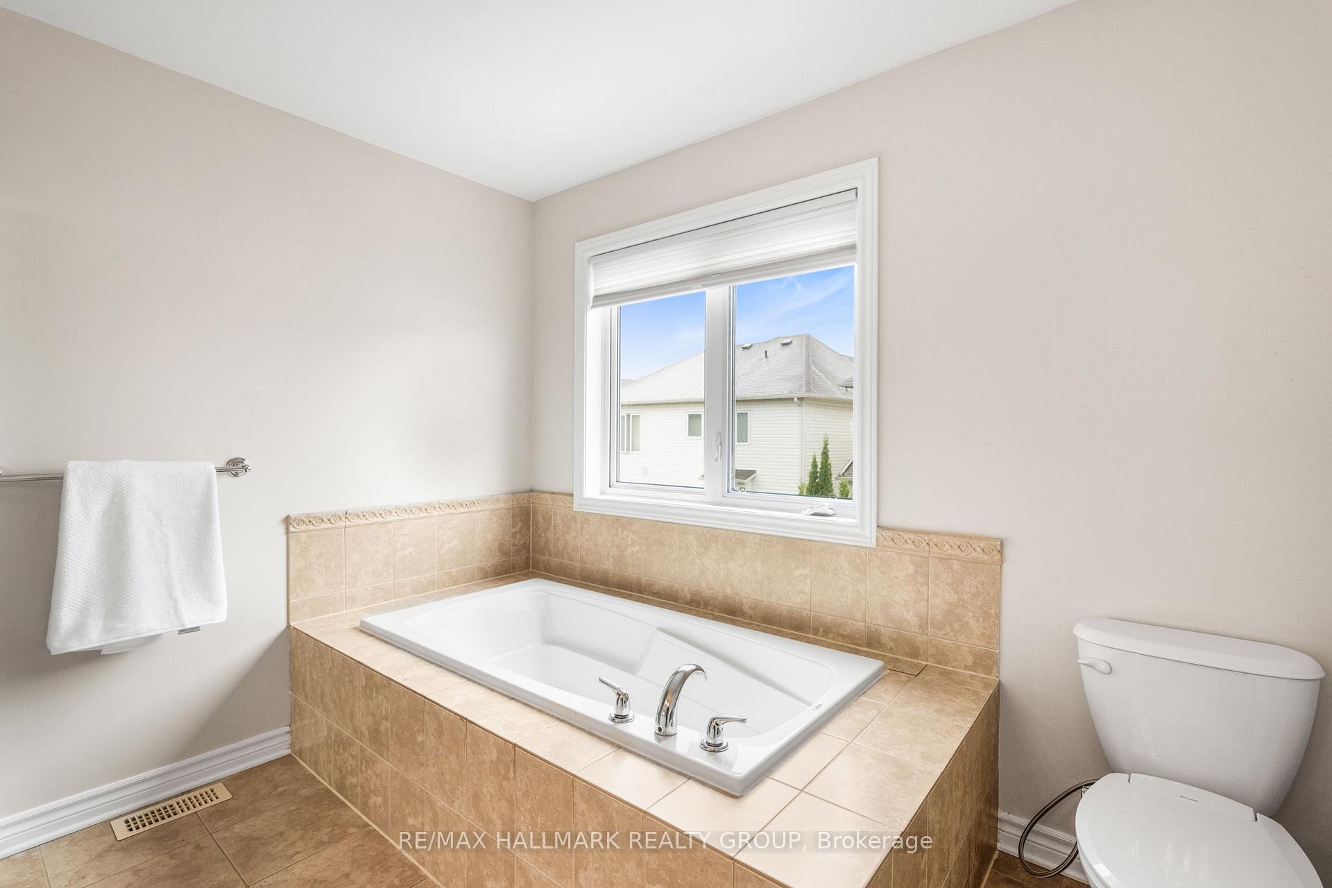 Photo 19 of 1018 Winterspring Ridge, Ottawa, Avalon East — HOMEH