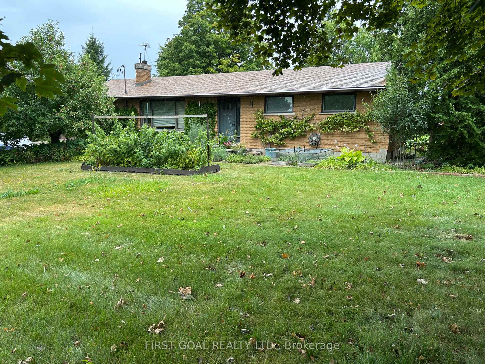 Photo 1 of 2057 Sideroad 18 Side Road, New Tecumseth, Rural New Tecumseth — HOMEH