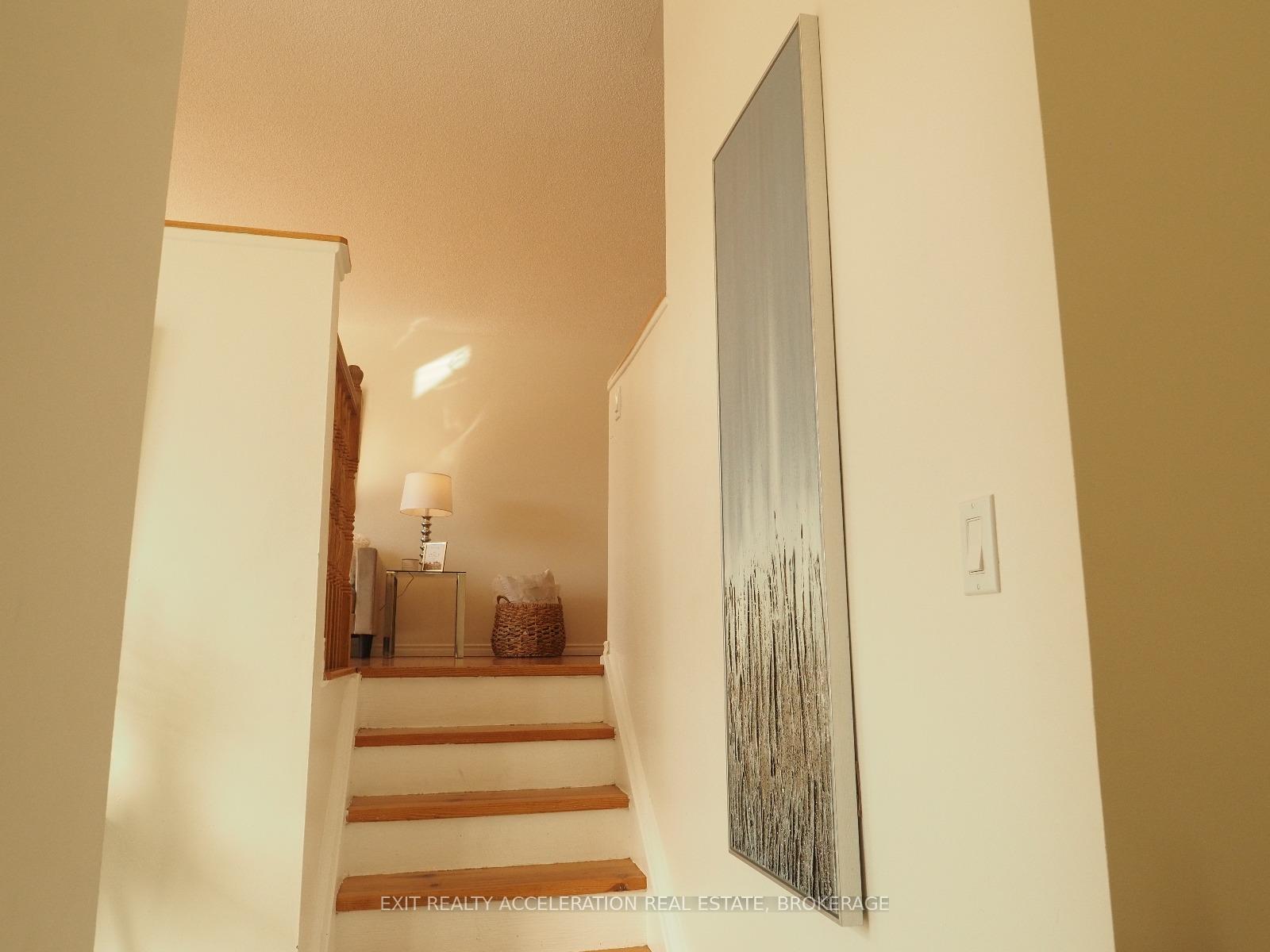 Photo 2 of 1302 Brackenwood Crescent, Kingston, City Northwest — HOMEH