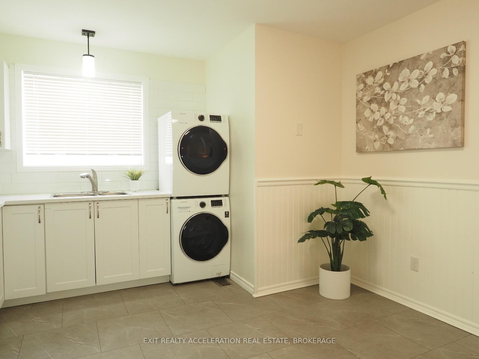Photo 11 of 1302 Brackenwood Crescent, Kingston, City Northwest — HOMEH