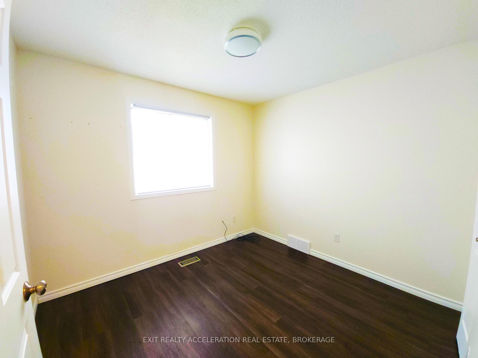 Photo 15 of 1302 Brackenwood Crescent, Kingston, City Northwest — HOMEH