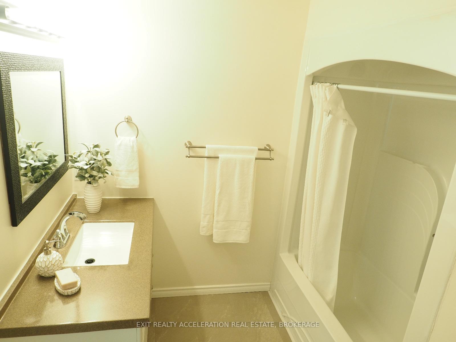 Photo 16 of 1302 Brackenwood Crescent, Kingston, City Northwest — HOMEH