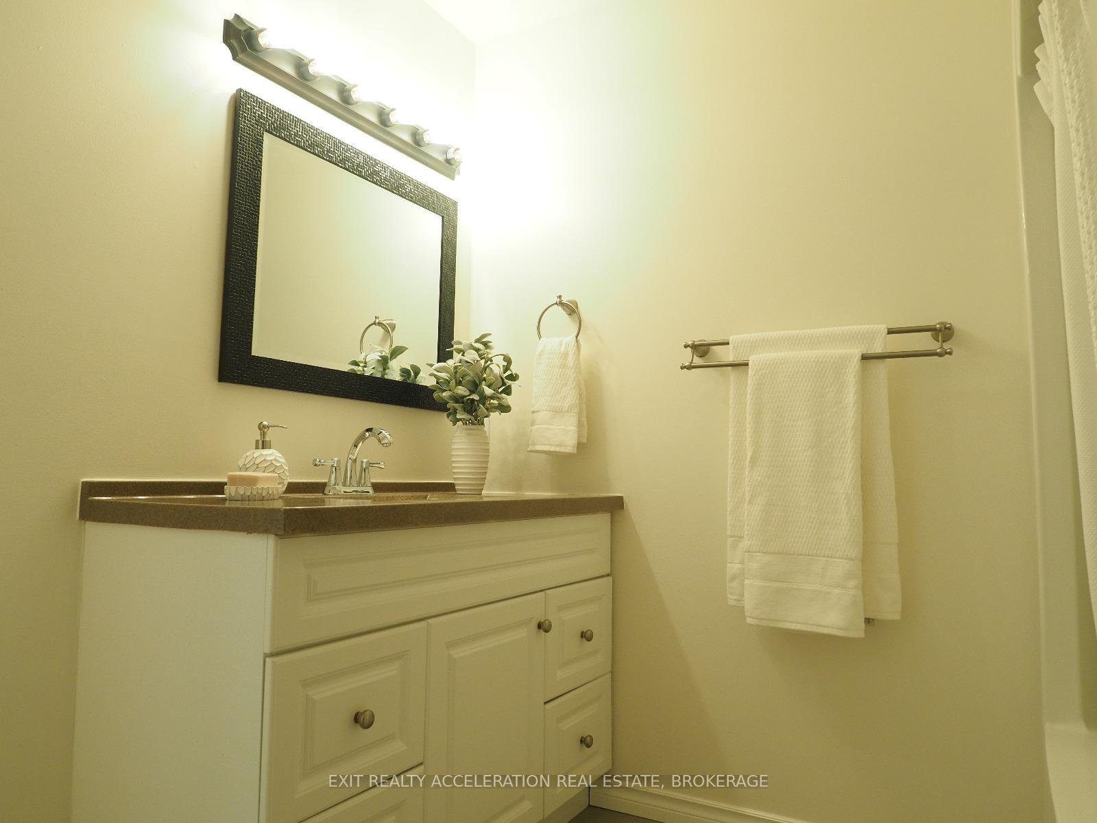 Photo 19 of 1302 Brackenwood Crescent, Kingston, City Northwest — HOMEH