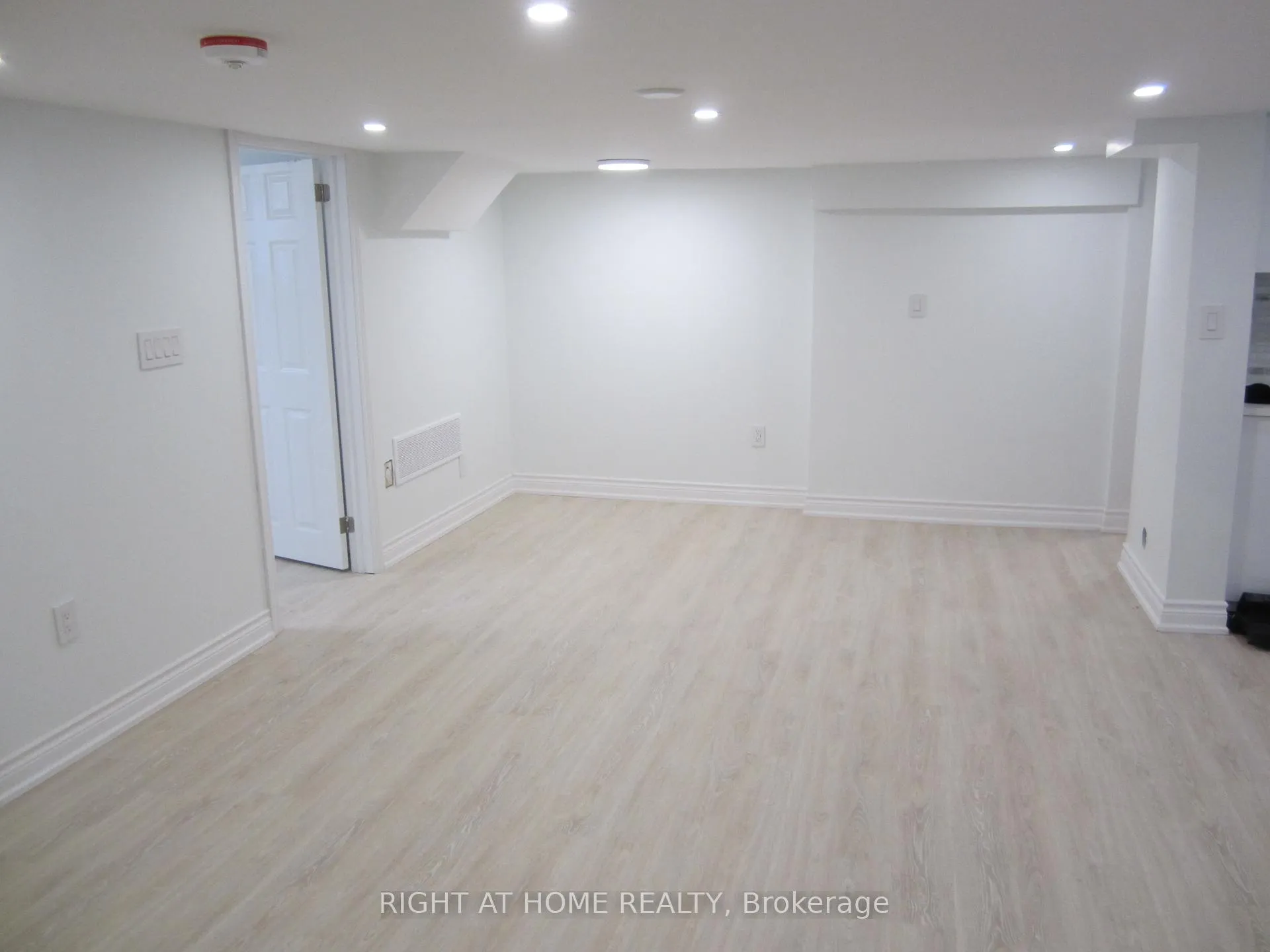 Photo 5 of Unit BSMNT, 59 Ardill Crescent, Aurora, Aurora Highlands — HOMEH
