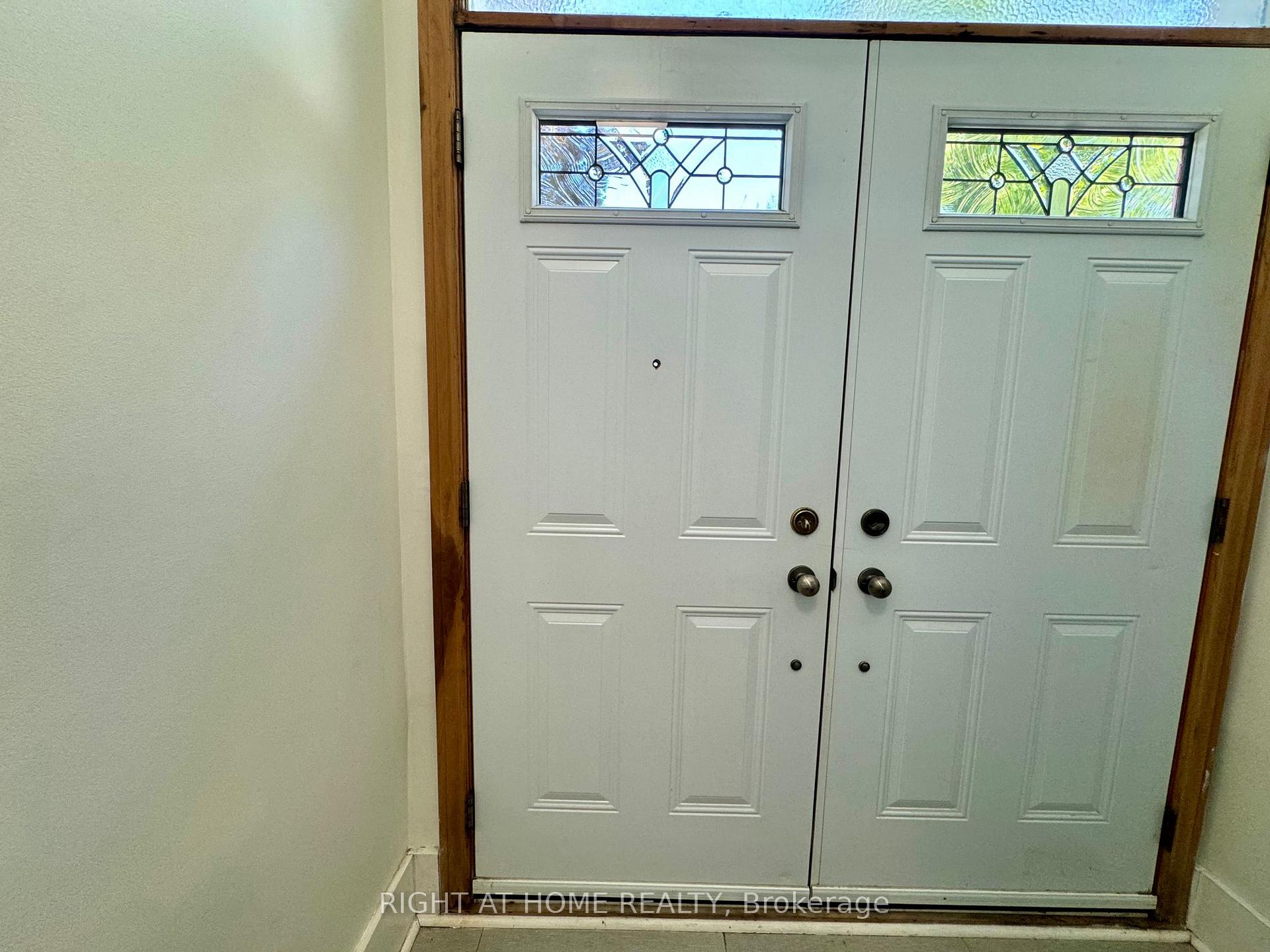 Photo 4 of 773 Elgin Street, Newmarket, Huron Heights-Leslie Valley — HOMEH