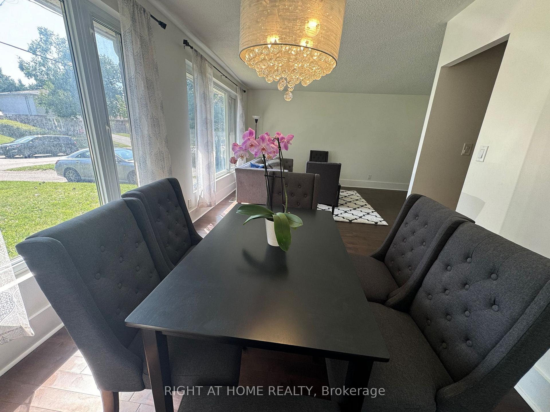 Photo 9 of 773 Elgin Street, Newmarket, Huron Heights-Leslie Valley — HOMEH