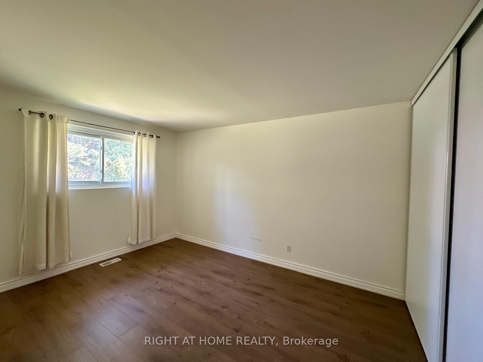 Photo 15 of 773 Elgin Street, Newmarket, Huron Heights-Leslie Valley — HOMEH