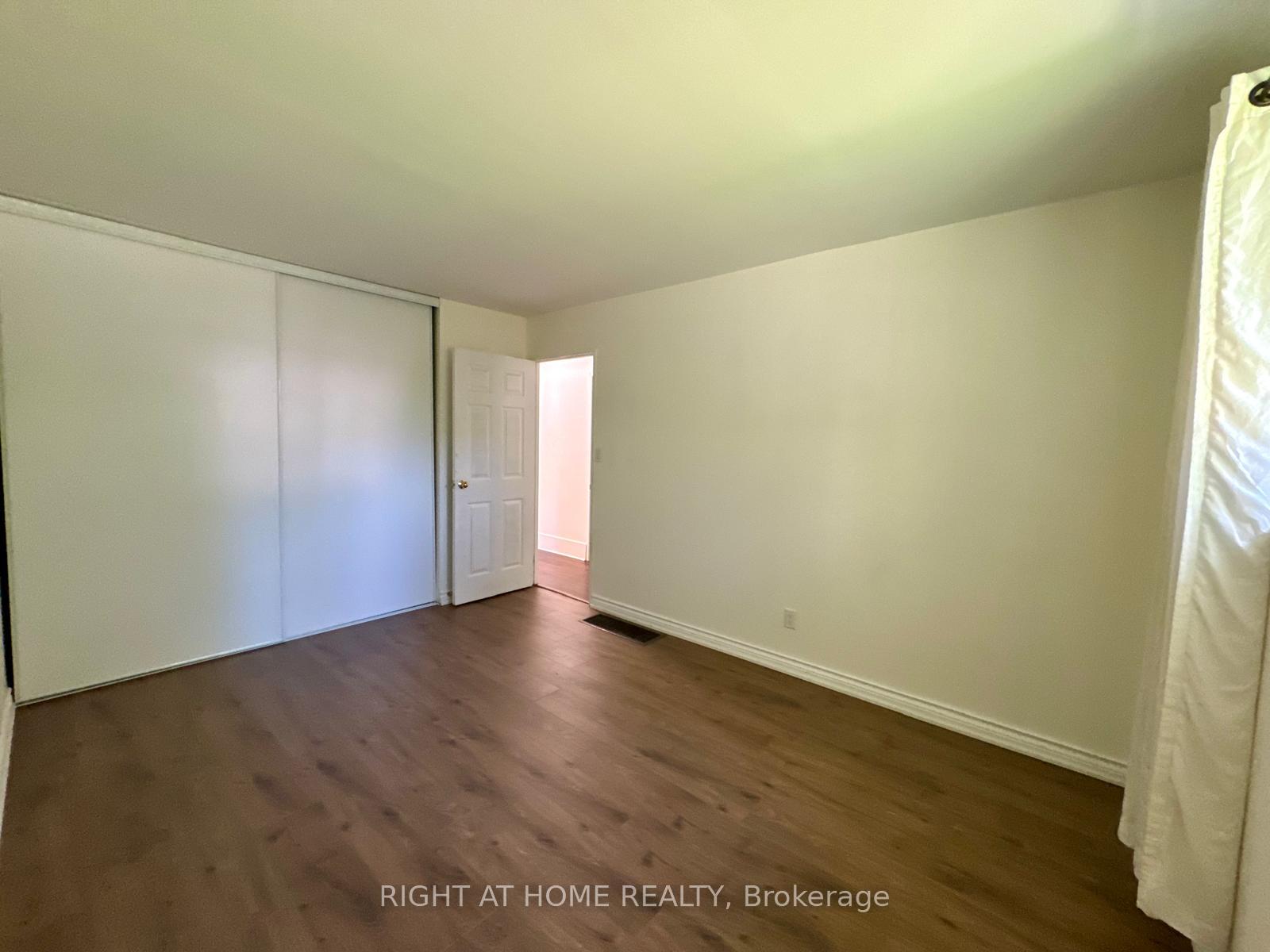 Photo 17 of 773 Elgin Street, Newmarket, Huron Heights-Leslie Valley — HOMEH