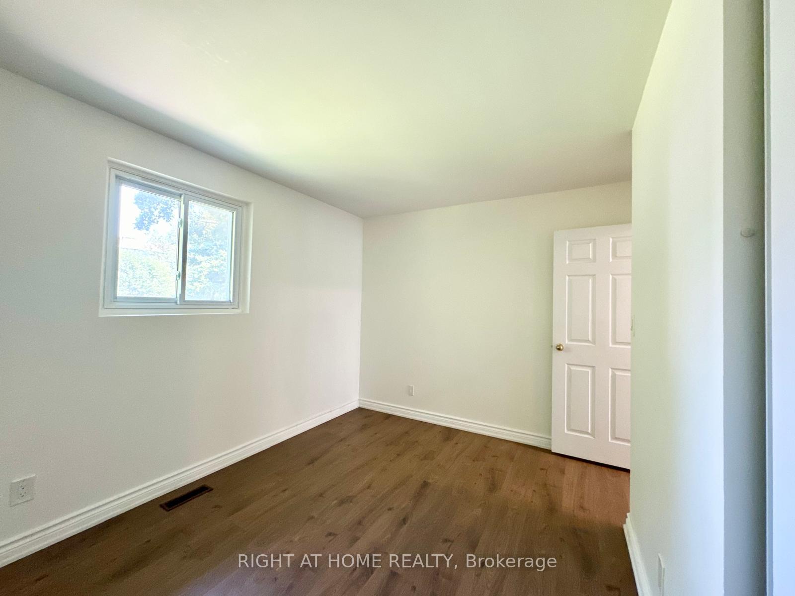 Photo 19 of 773 Elgin Street, Newmarket, Huron Heights-Leslie Valley — HOMEH