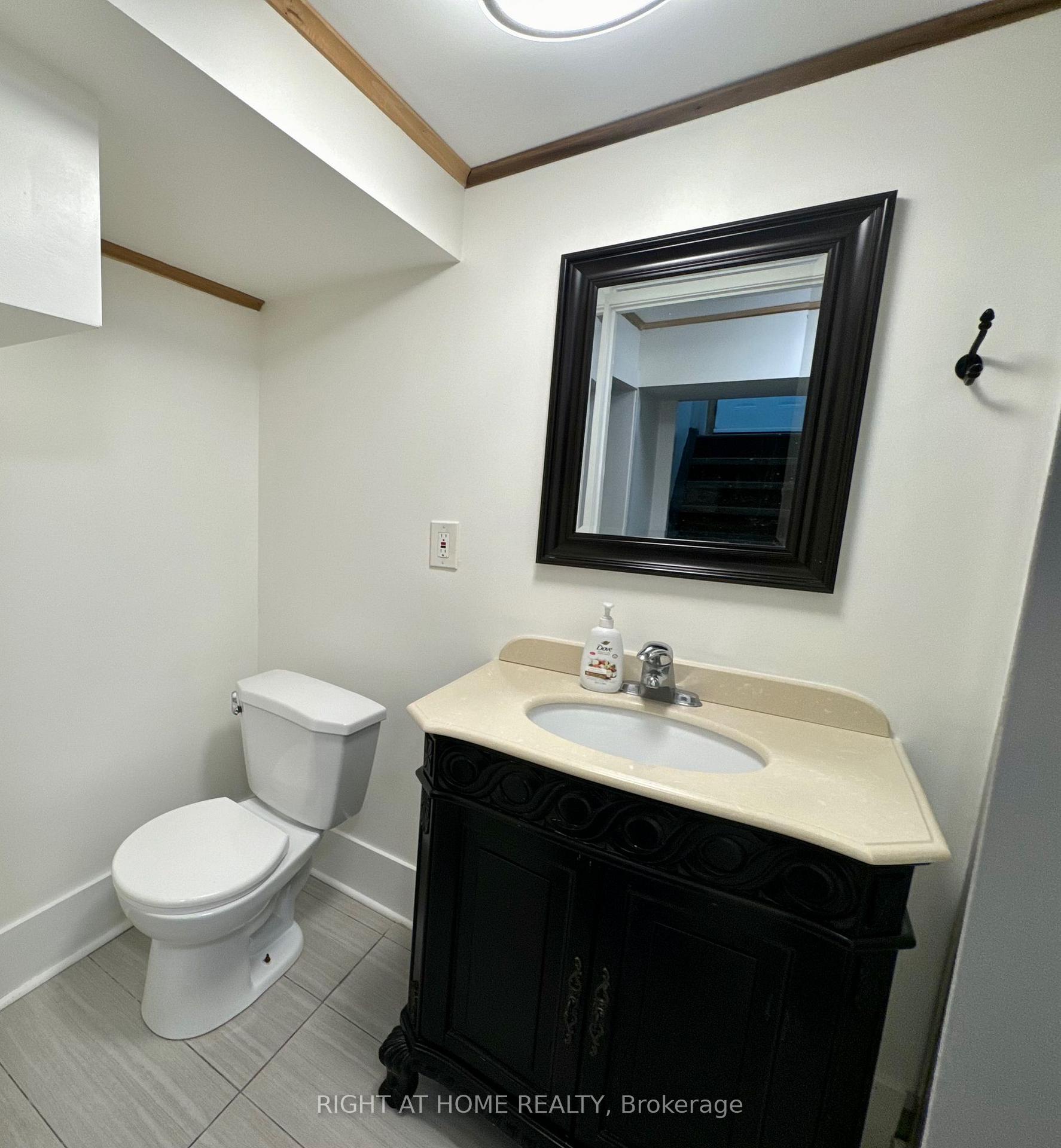 Photo 24 of 773 Elgin Street, Newmarket, Huron Heights-Leslie Valley — HOMEH