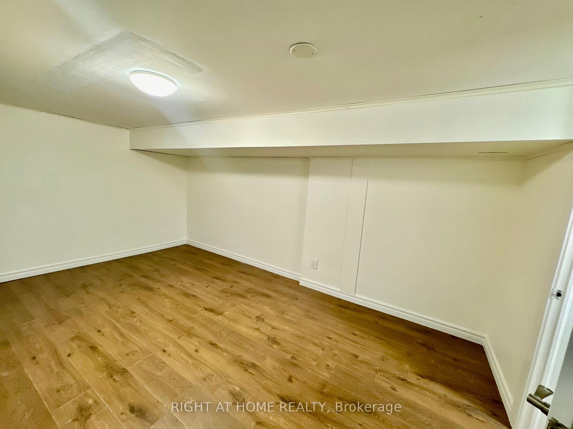 Photo 25 of 773 Elgin Street, Newmarket, Huron Heights-Leslie Valley — HOMEH