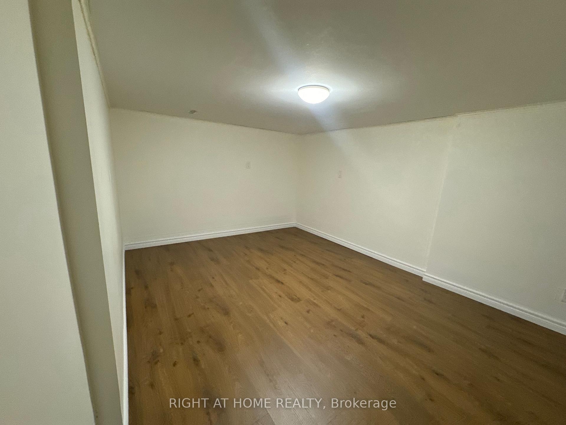 Photo 26 of 773 Elgin Street, Newmarket, Huron Heights-Leslie Valley — HOMEH