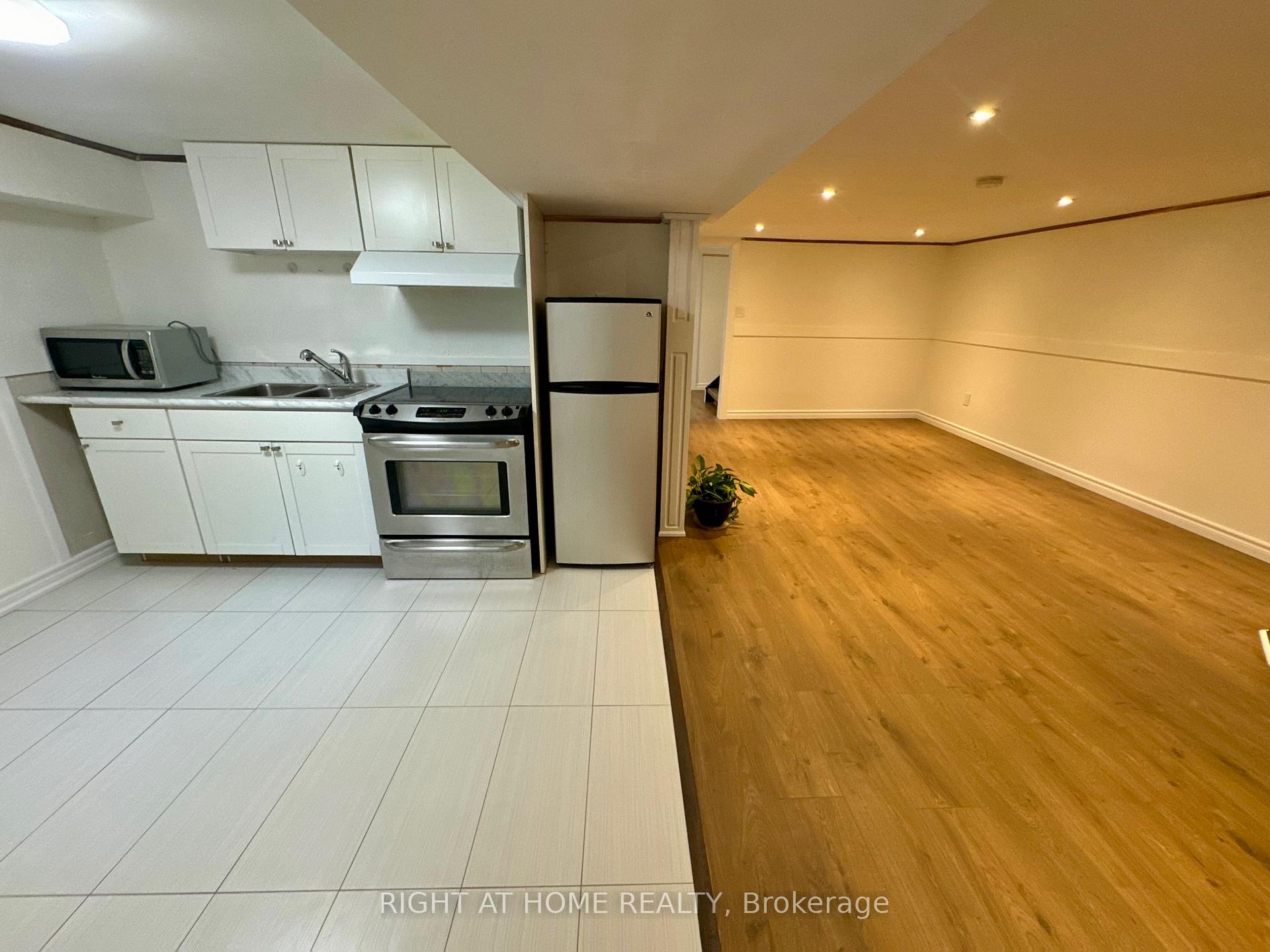Photo 30 of 773 Elgin Street, Newmarket, Huron Heights-Leslie Valley — HOMEH