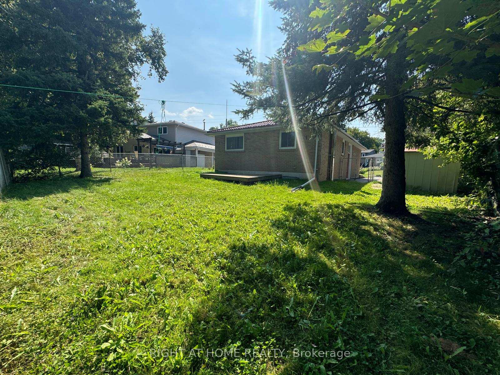 Photo 32 of 773 Elgin Street, Newmarket, Huron Heights-Leslie Valley — HOMEH
