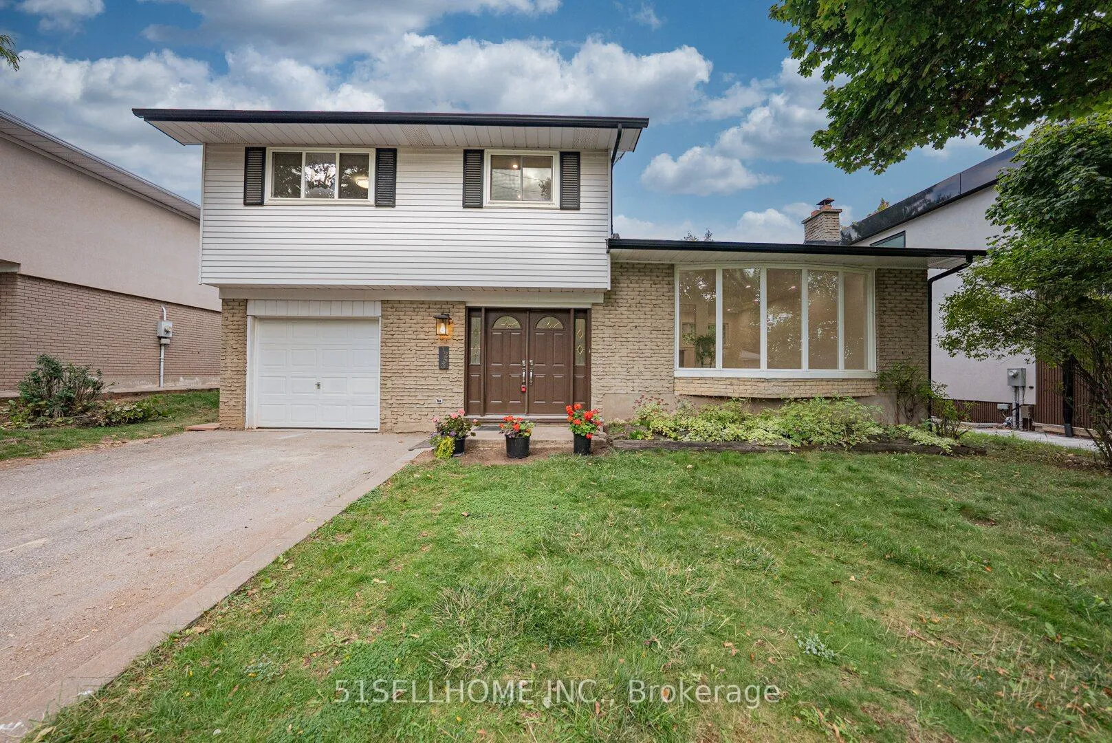 Front of 1253 Kensington Park Road