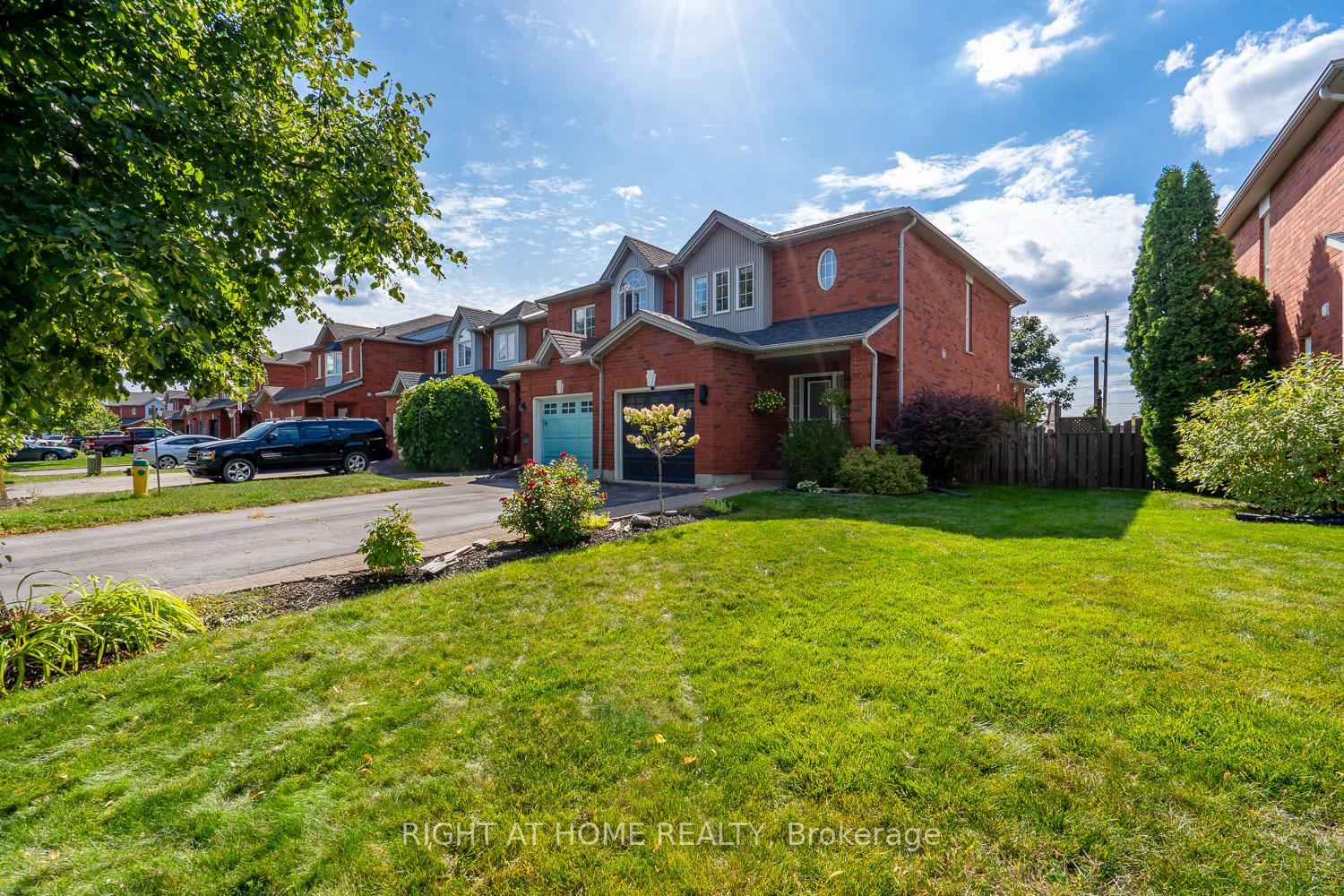 Photo 1 of 72 Smith Street, New Tecumseth, Alliston — HOMEH