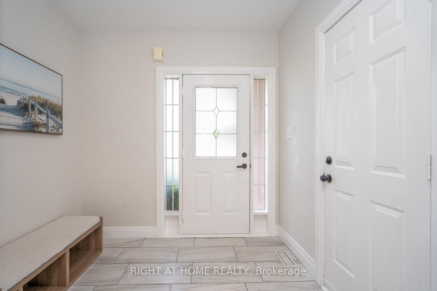 Photo 3 of 72 Smith Street, New Tecumseth, Alliston — HOMEH