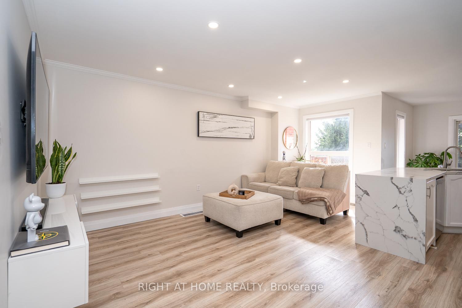 Photo 6 of 72 Smith Street, New Tecumseth, Alliston — HOMEH