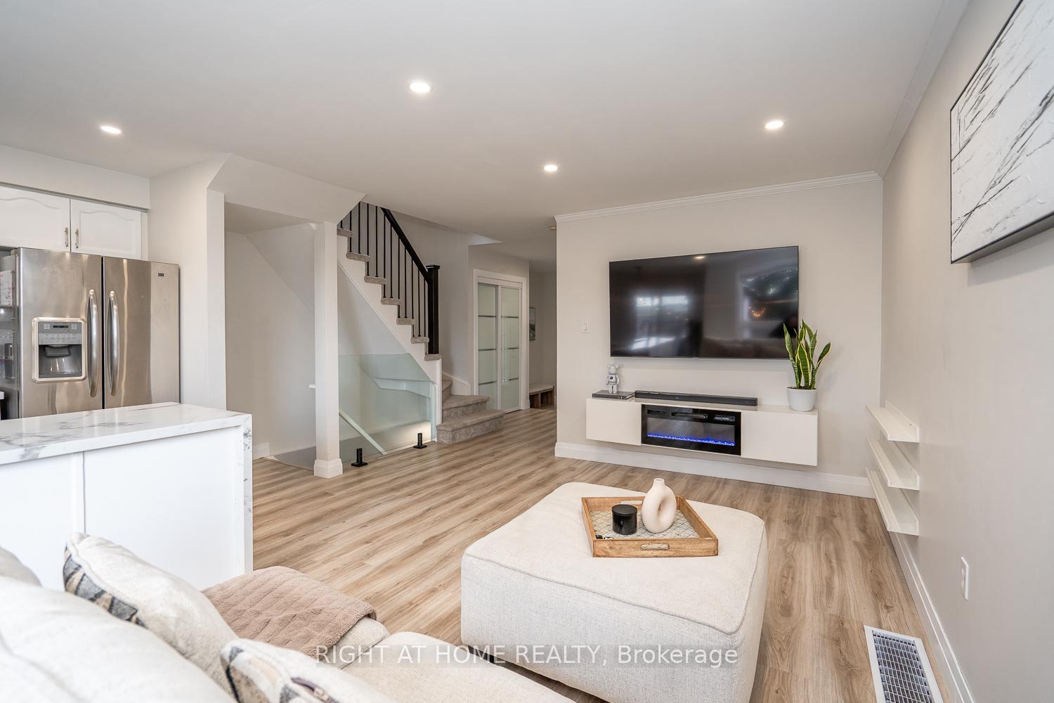 Photo 7 of 72 Smith Street, New Tecumseth, Alliston — HOMEH