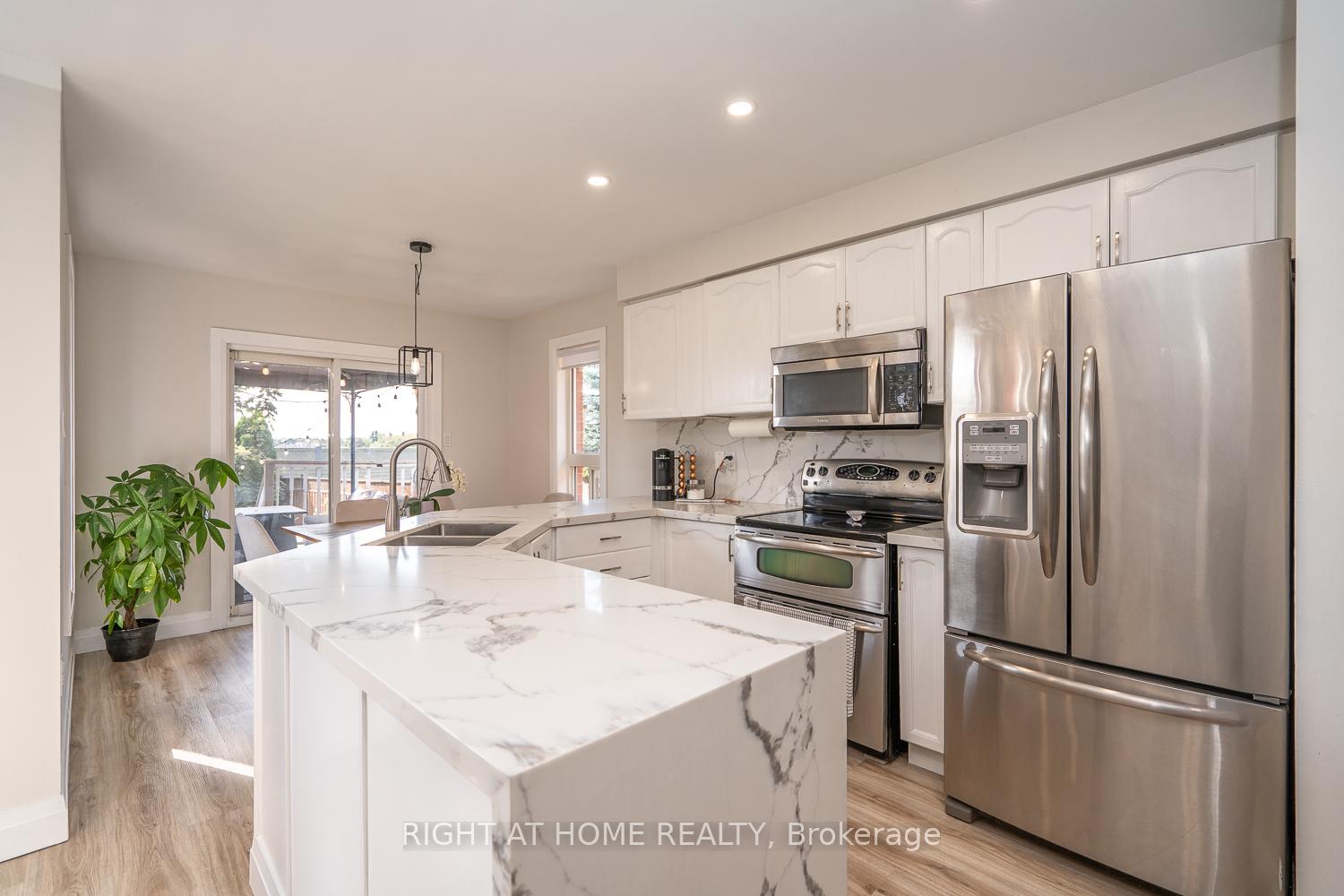 Photo 10 of 72 Smith Street, New Tecumseth, Alliston — HOMEH