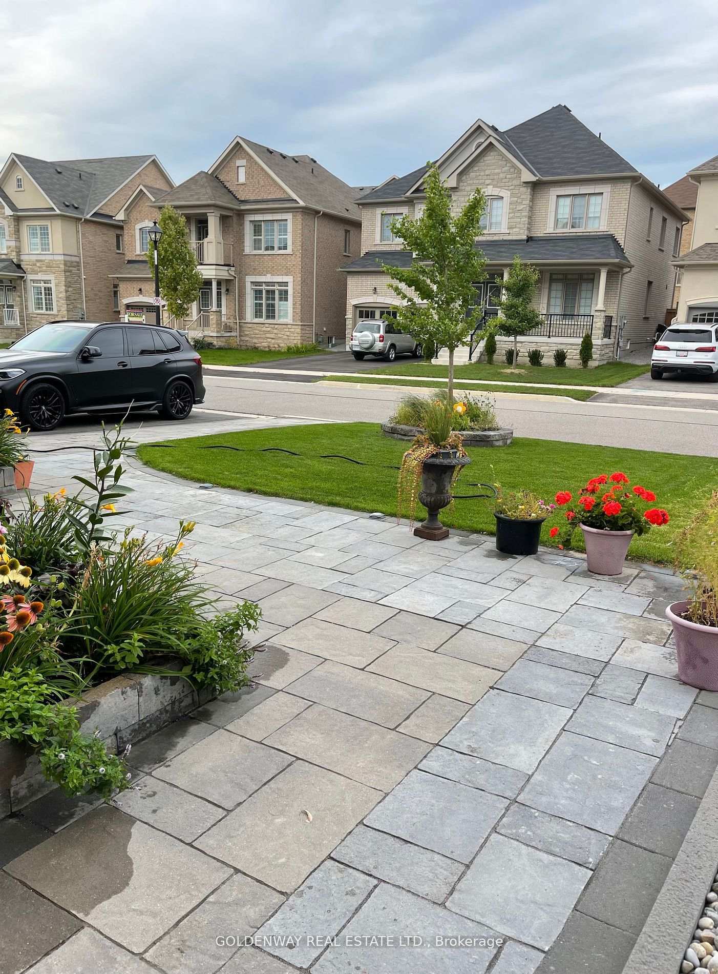 Photo 2 of 922 Ernest Cousins Circle, Newmarket, Stonehaven-Wyndham — HOMEH