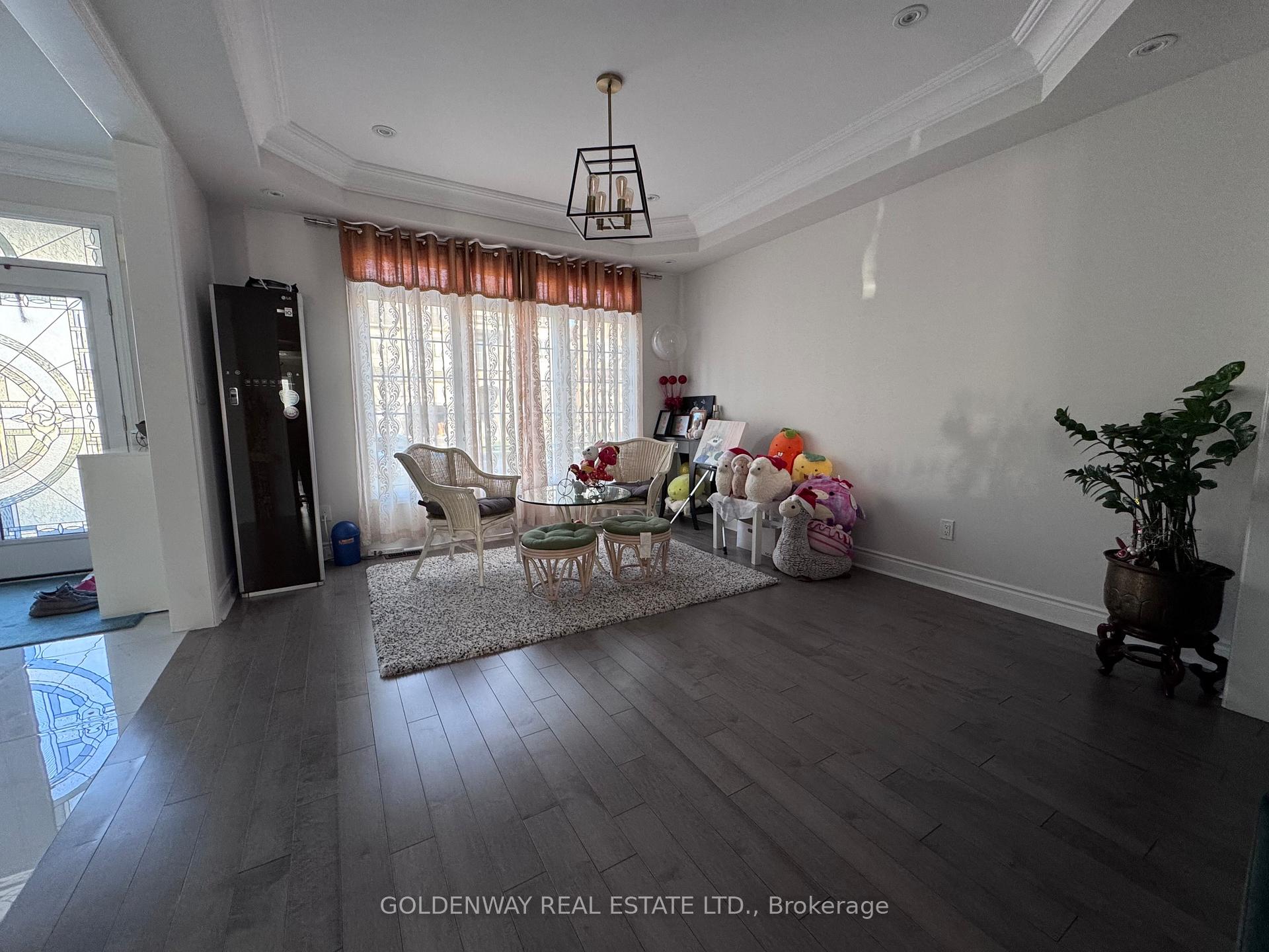 Photo 9 of 922 Ernest Cousins Circle, Newmarket, Stonehaven-Wyndham — HOMEH