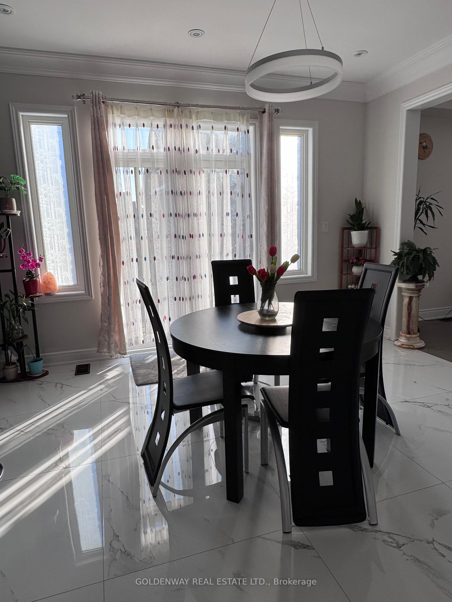 Photo 11 of 922 Ernest Cousins Circle, Newmarket, Stonehaven-Wyndham — HOMEH