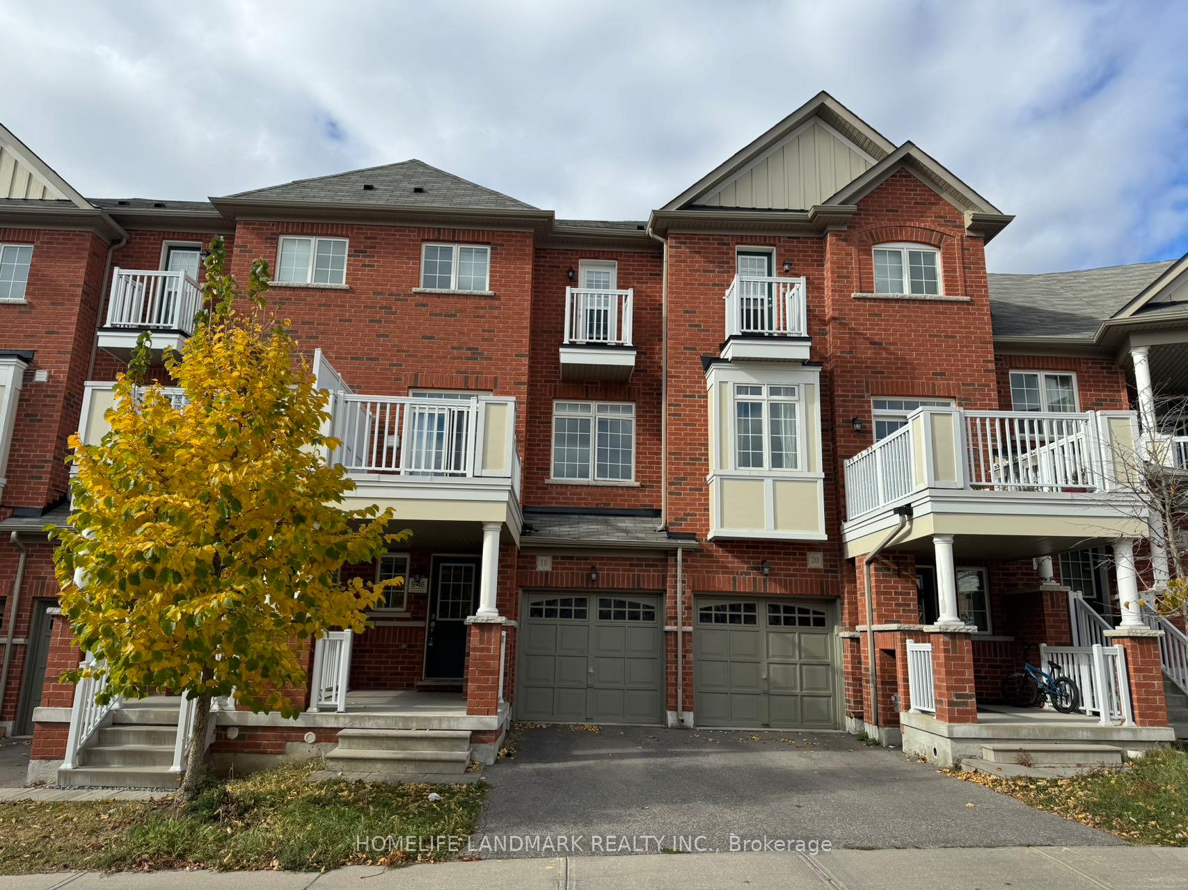 Front of 18 Roy Grove Way