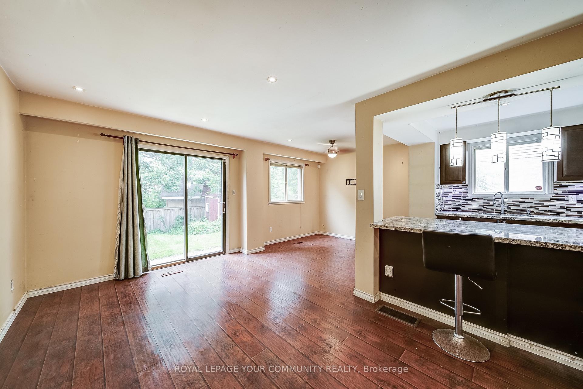 Photo 6 of 69 Daniele Avenue, New Tecumseth, Beeton — HOMEH